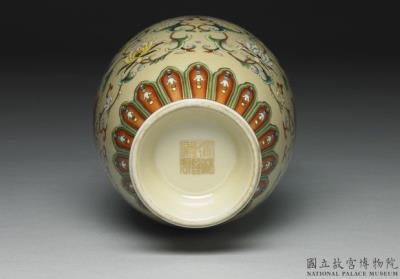 图片[3]-Vase with Indian lotus in yangcai painted enamels, Qianlong reign (1736-1795), Qing dynasty-China Archive